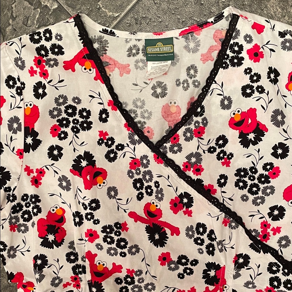 ELMO Nurse Scrub Top Sesame Street Gathered Waist Faux Wrap Character Print